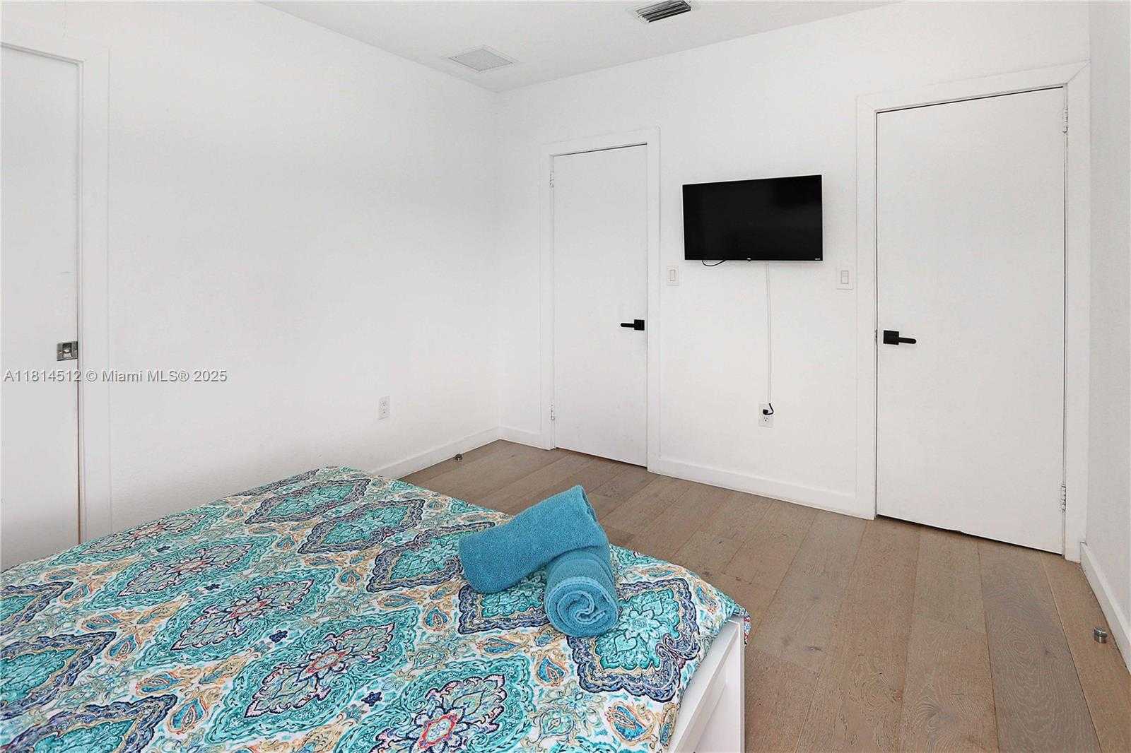 Small Image of 1109 NORTH EAST 89TH ST, Miami Number 35
