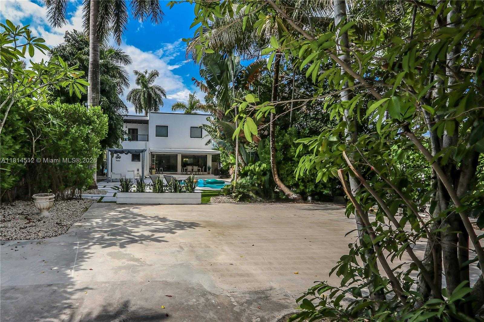 Small Image of 1109 NORTH EAST 89TH ST, Miami Number 43