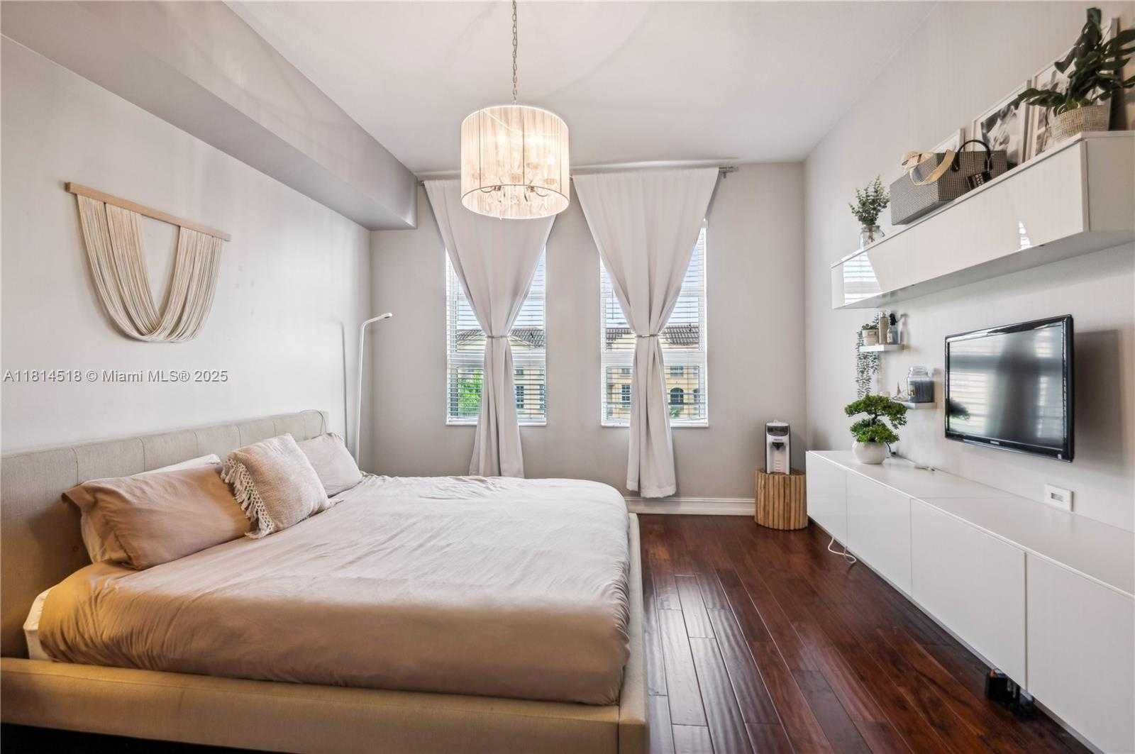 Small Image of 3001 NORTH EAST 185TH ST #632, Aventura Number 3