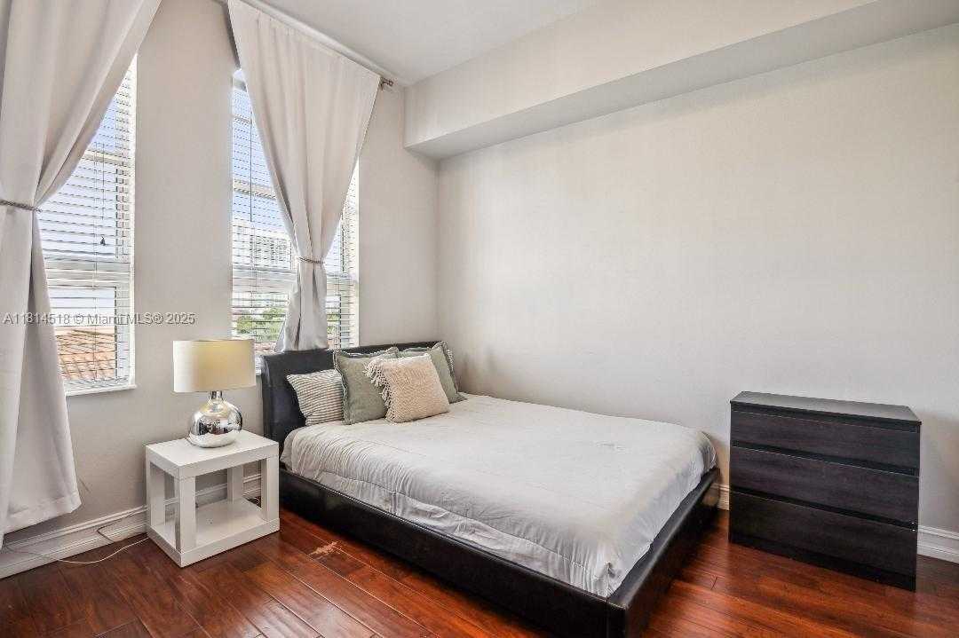 Small Image of 3001 NORTH EAST 185TH ST #632, Aventura Number 4