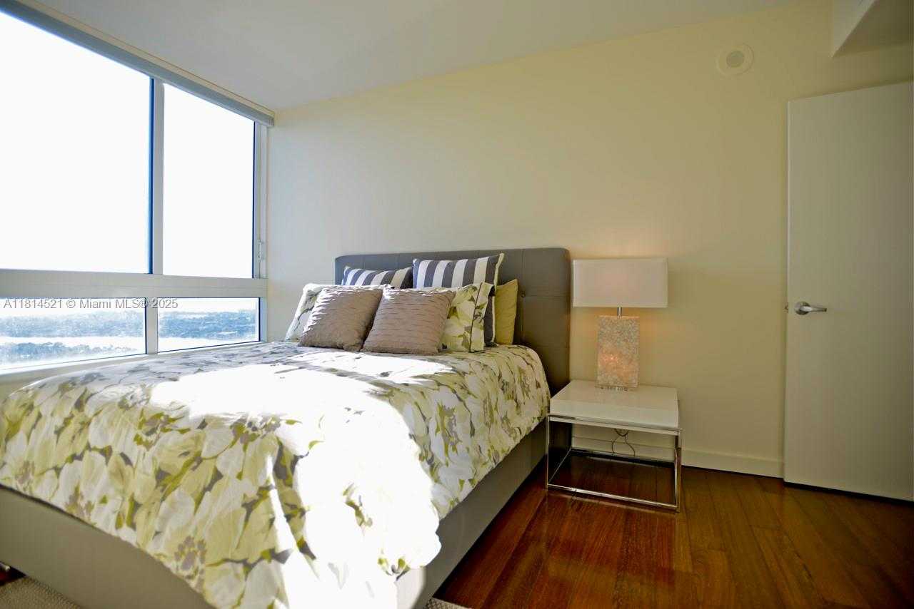 Small Image of 6365 COLLINS AVE #3908, Miami Beach Number 13