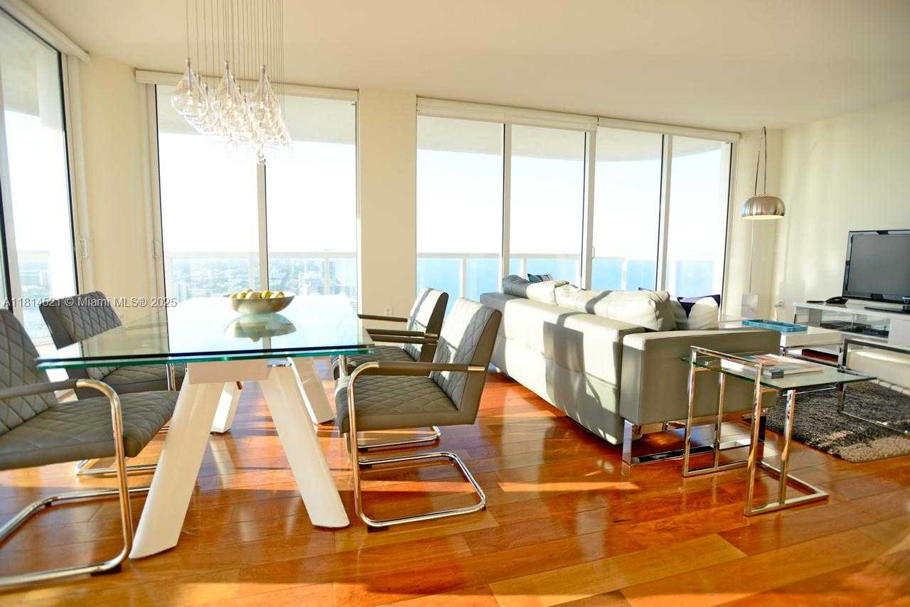 Small Image of 6365 COLLINS AVE #3908, Miami Beach Number 5