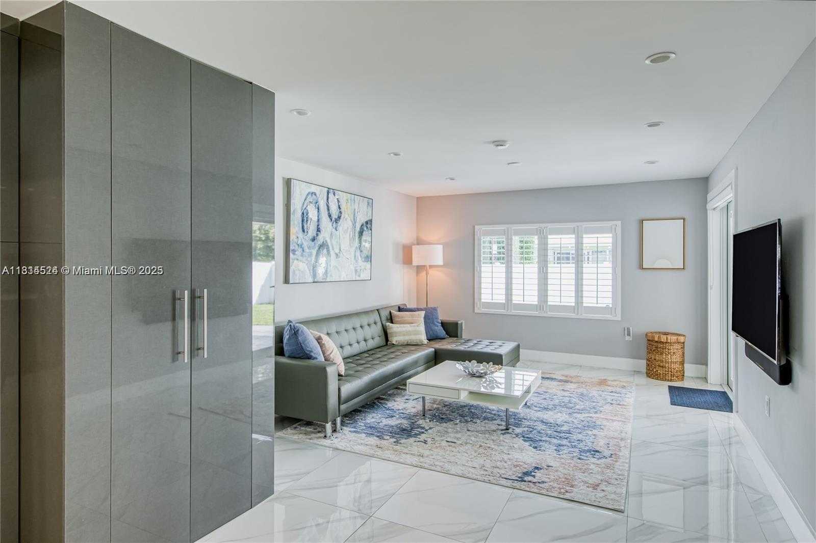 Small Image of 1239 WASHINGTON ST #1239, Hollywood Number 11