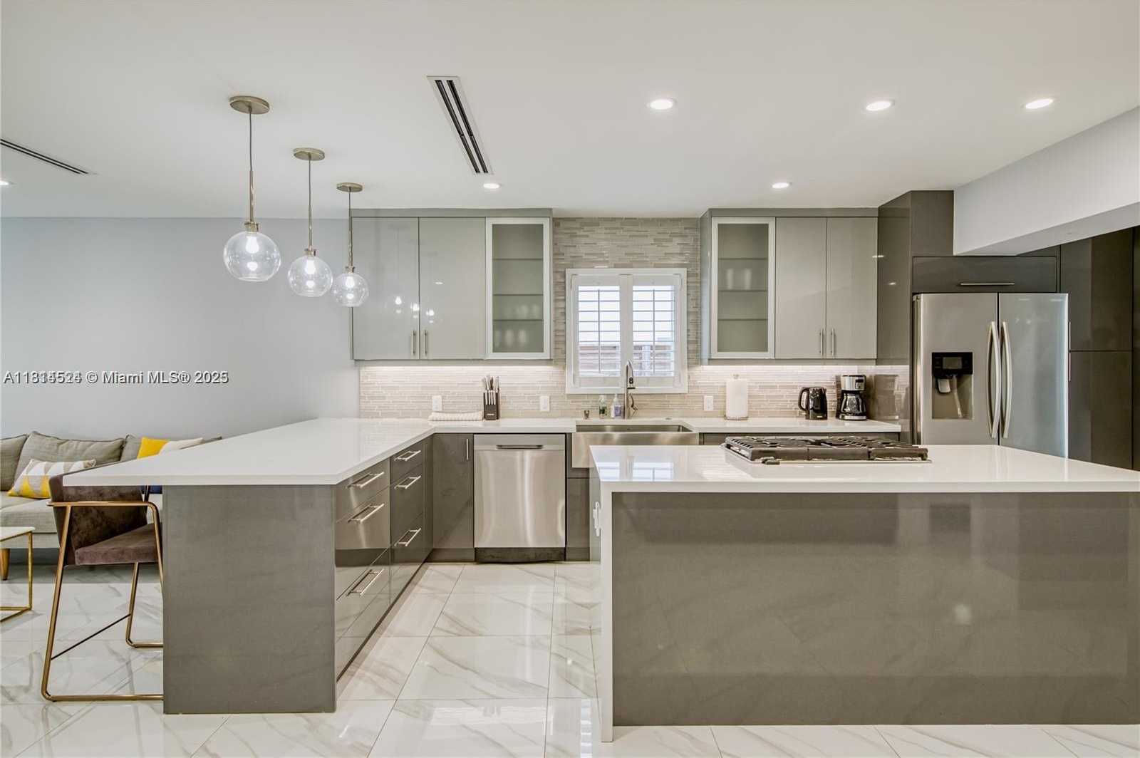 Small Image of 1239 WASHINGTON ST #1239, Hollywood Number 13