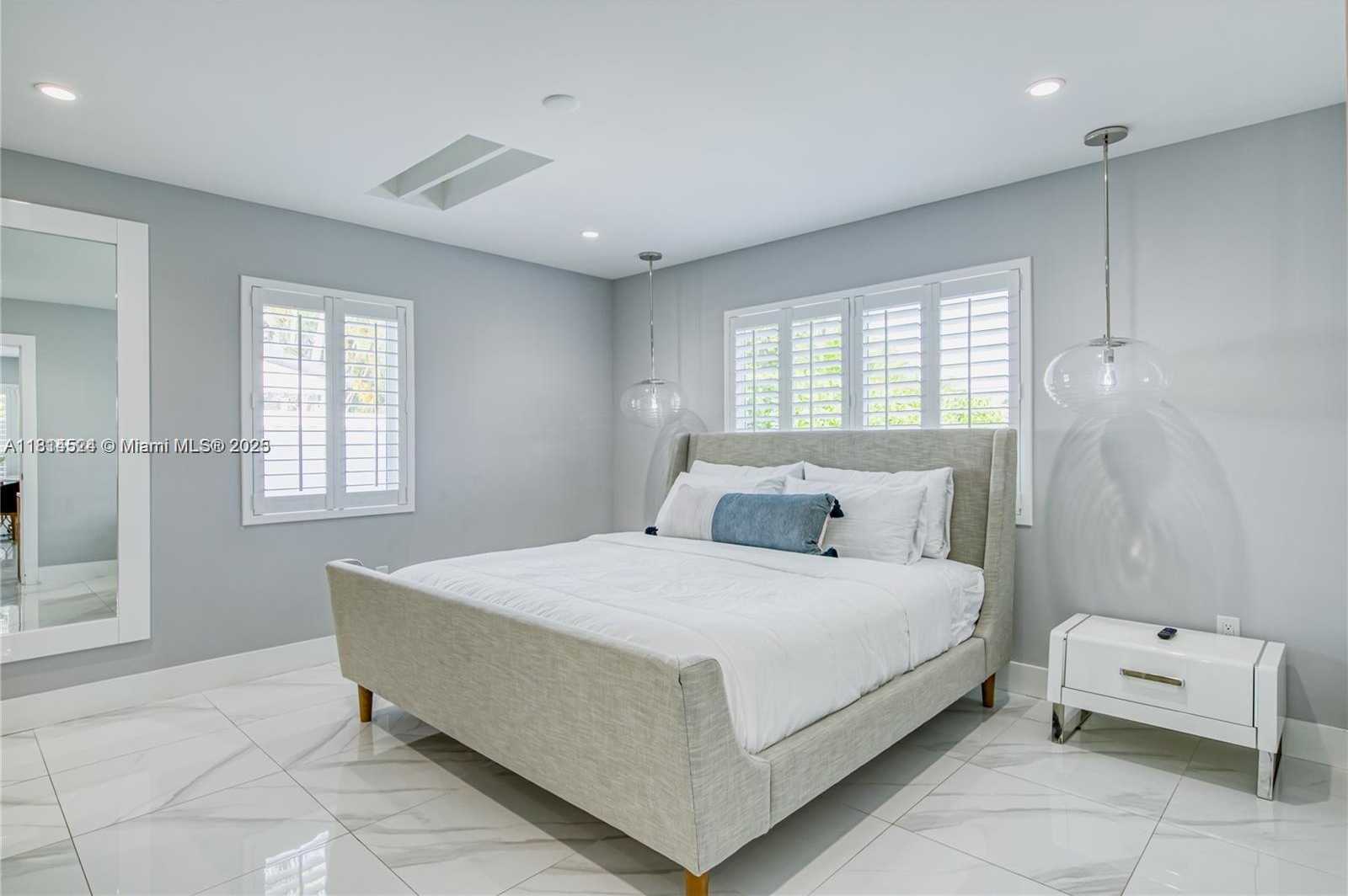 Small Image of 1239 WASHINGTON ST #1239, Hollywood Number 16