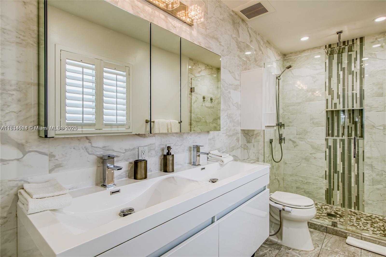 Small Image of 1239 WASHINGTON ST #1239, Hollywood Number 22
