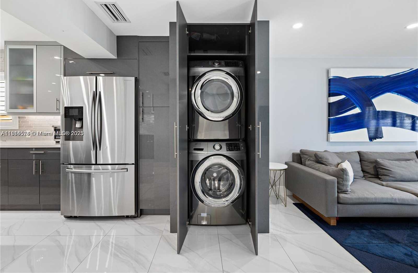 Small Image of 1239 WASHINGTON ST #1239, Hollywood Number 24