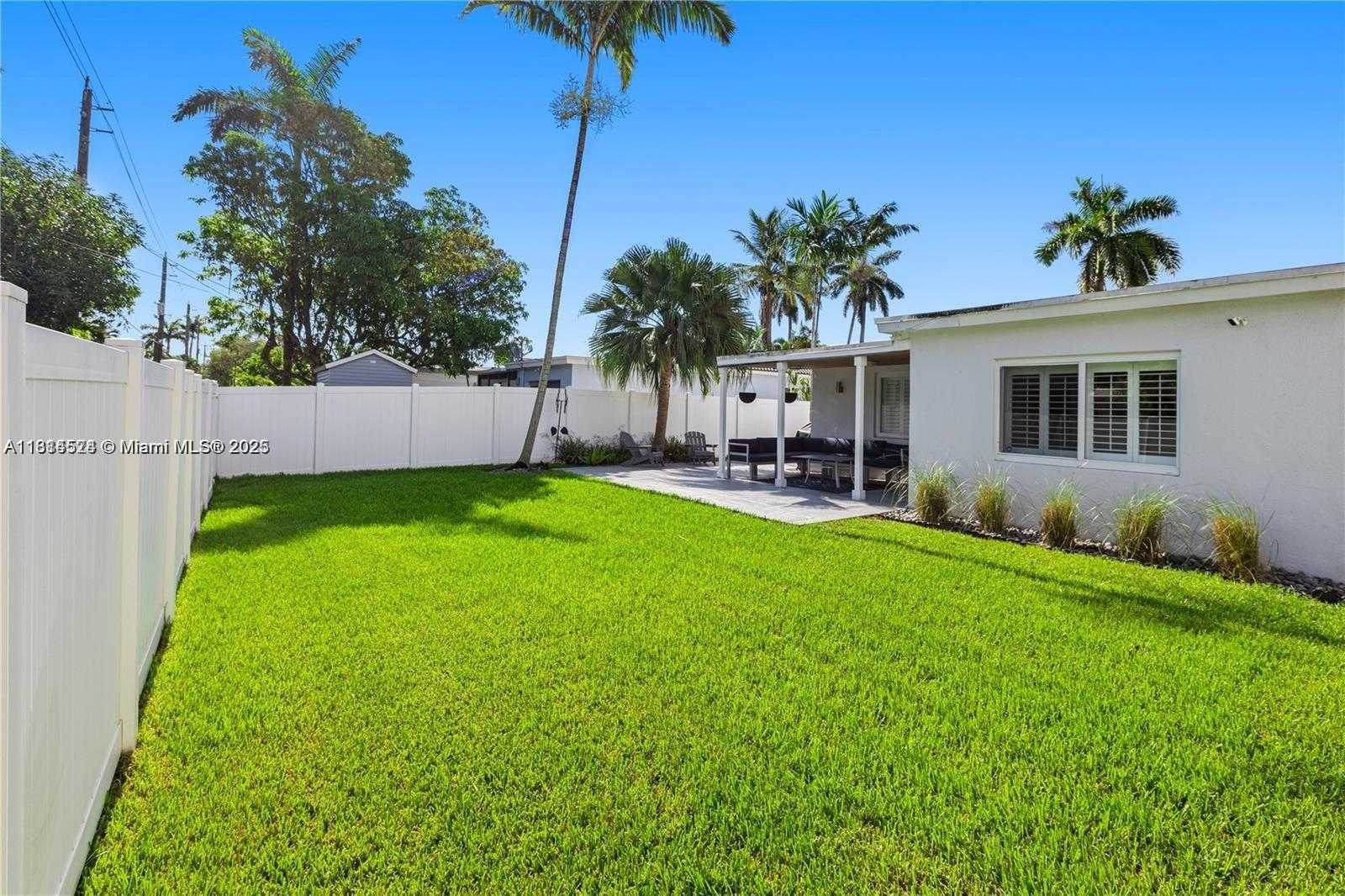 Small Image of 1239 WASHINGTON ST #1239, Hollywood Number 33