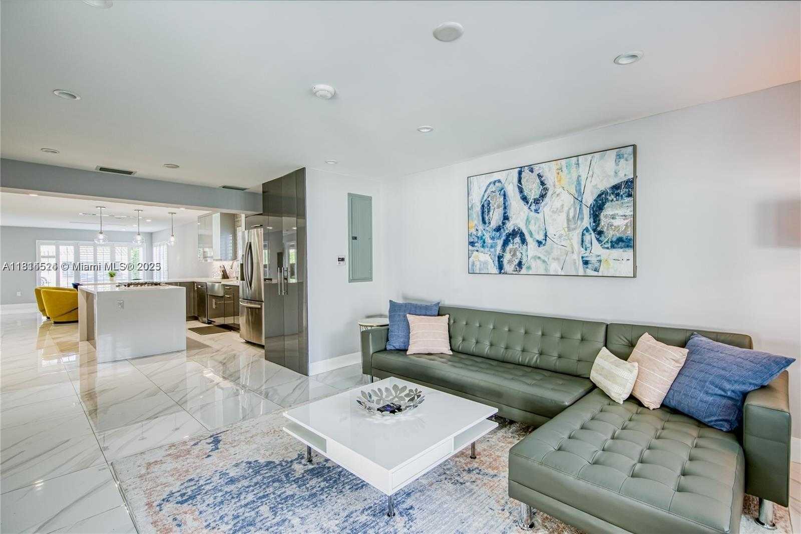 Small Image of 1239 WASHINGTON ST #1239, Hollywood Number 7