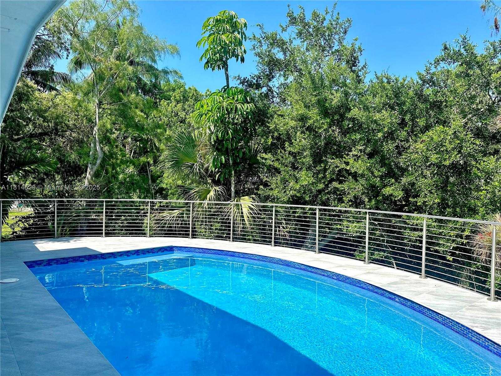 Small Image of 6025 SOUTH WEST 72ND AVE #-, Miami Number 30