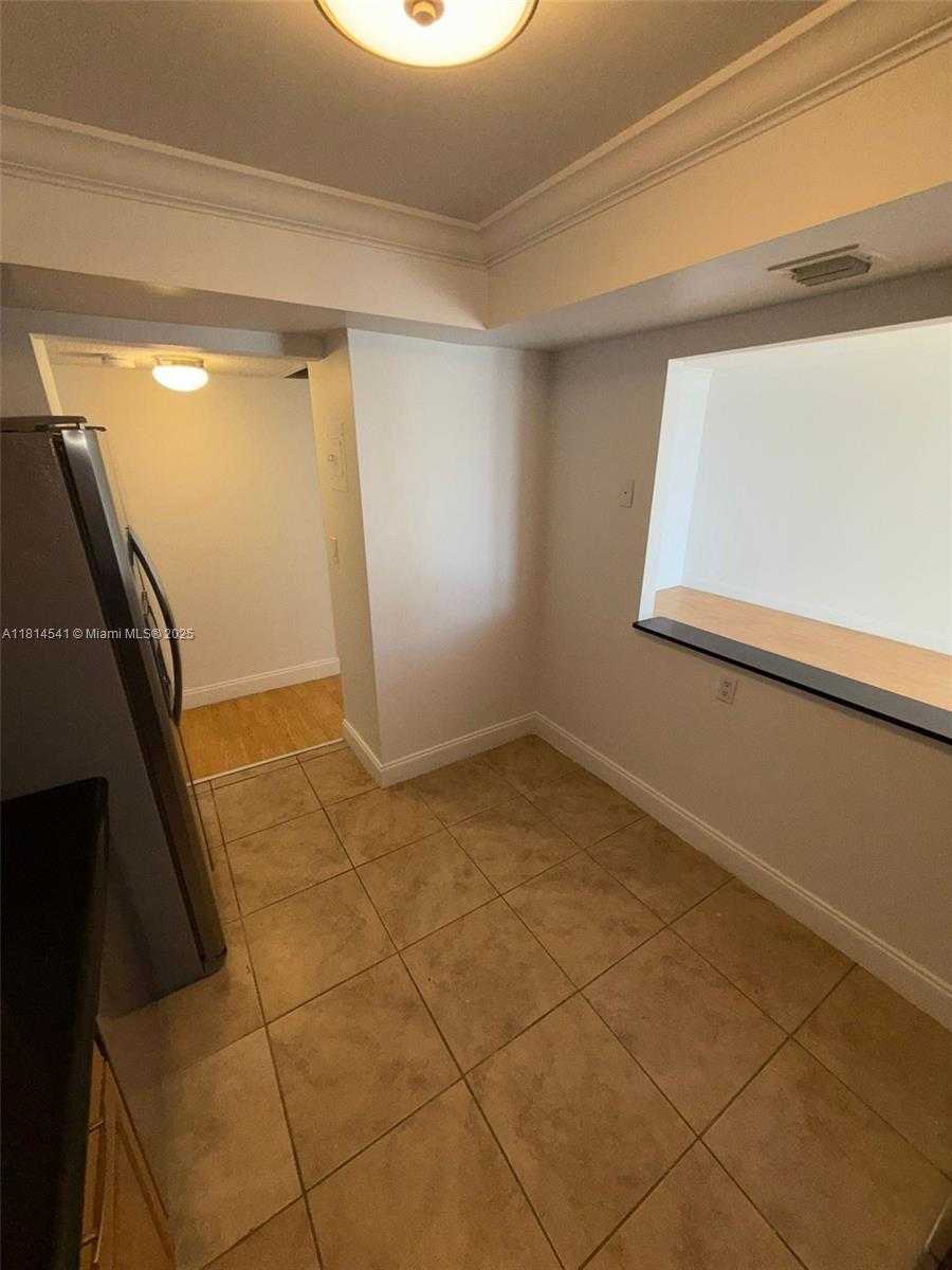 Small Image of 701 THREE ISLANDS BLVD #511, Hallandale Beach Number 10