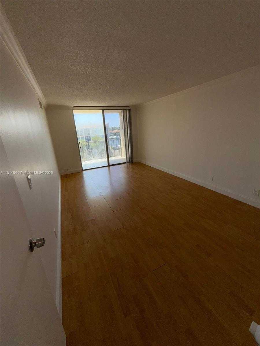 Small Image of 701 THREE ISLANDS BLVD #511, Hallandale Beach Number 11