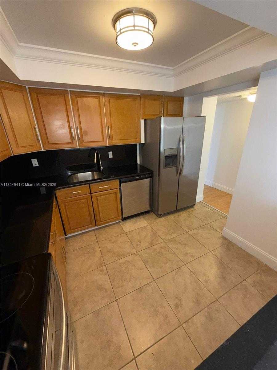 Small Image of 701 THREE ISLANDS BLVD #511, Hallandale Beach Number 17