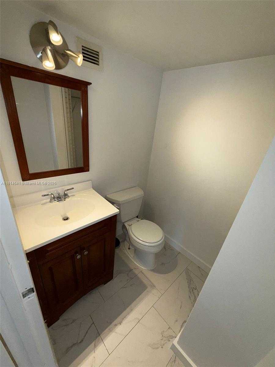 Small Image of 701 THREE ISLANDS BLVD #511, Hallandale Beach Number 23