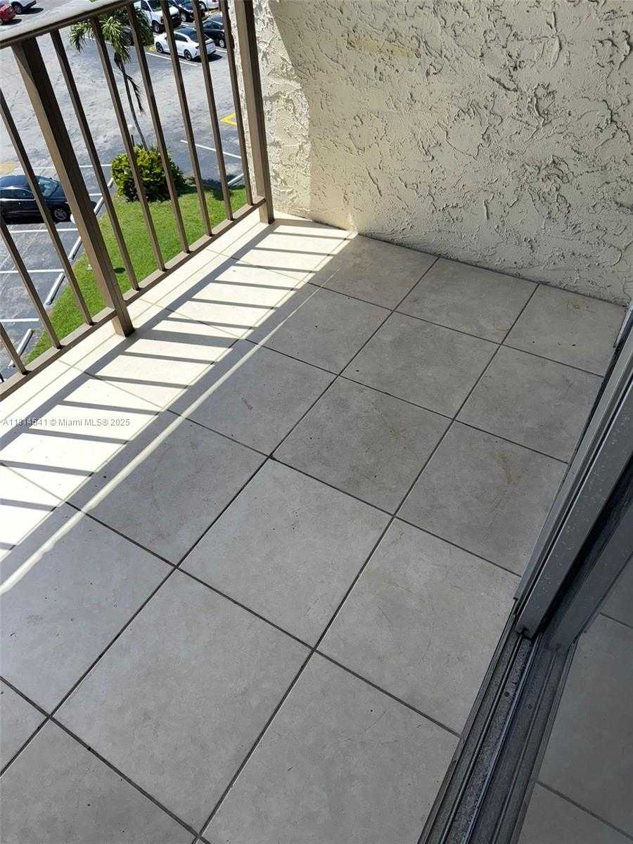 Small Image of 701 THREE ISLANDS BLVD #511, Hallandale Beach Number 28