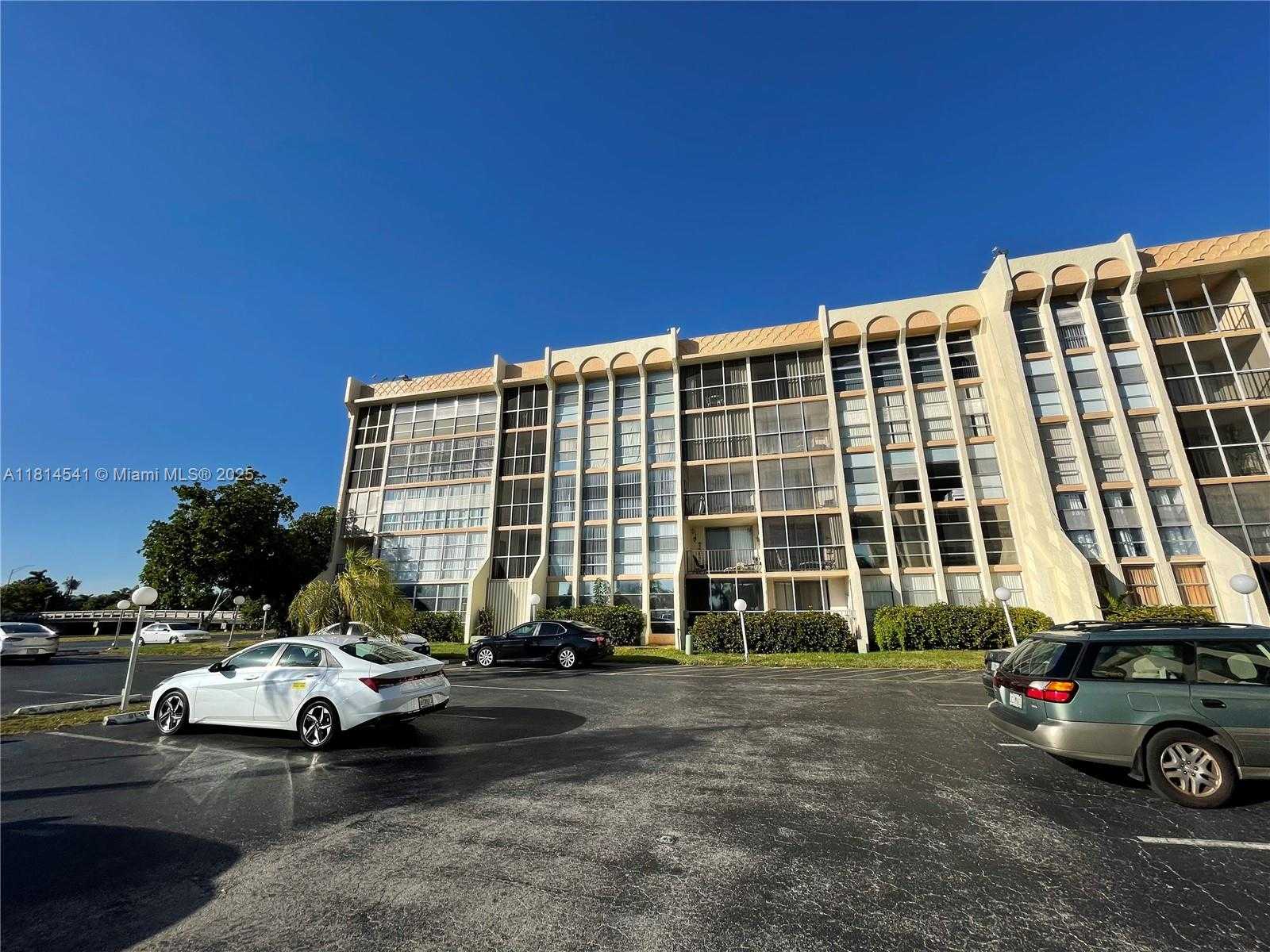 Small Image of 701 THREE ISLANDS BLVD #511, Hallandale Beach Number 33
