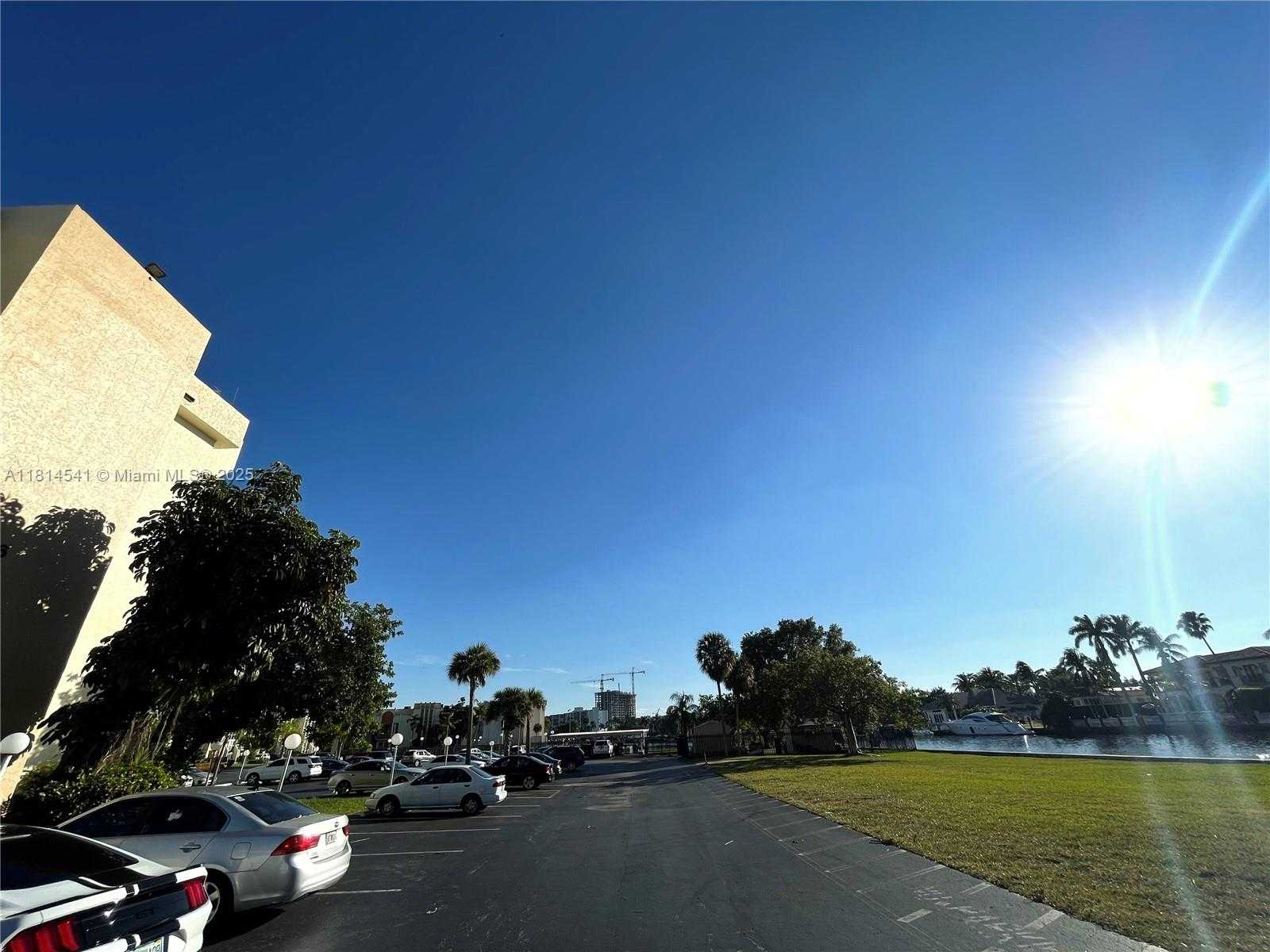 Small Image of 701 THREE ISLANDS BLVD #511, Hallandale Beach Number 36
