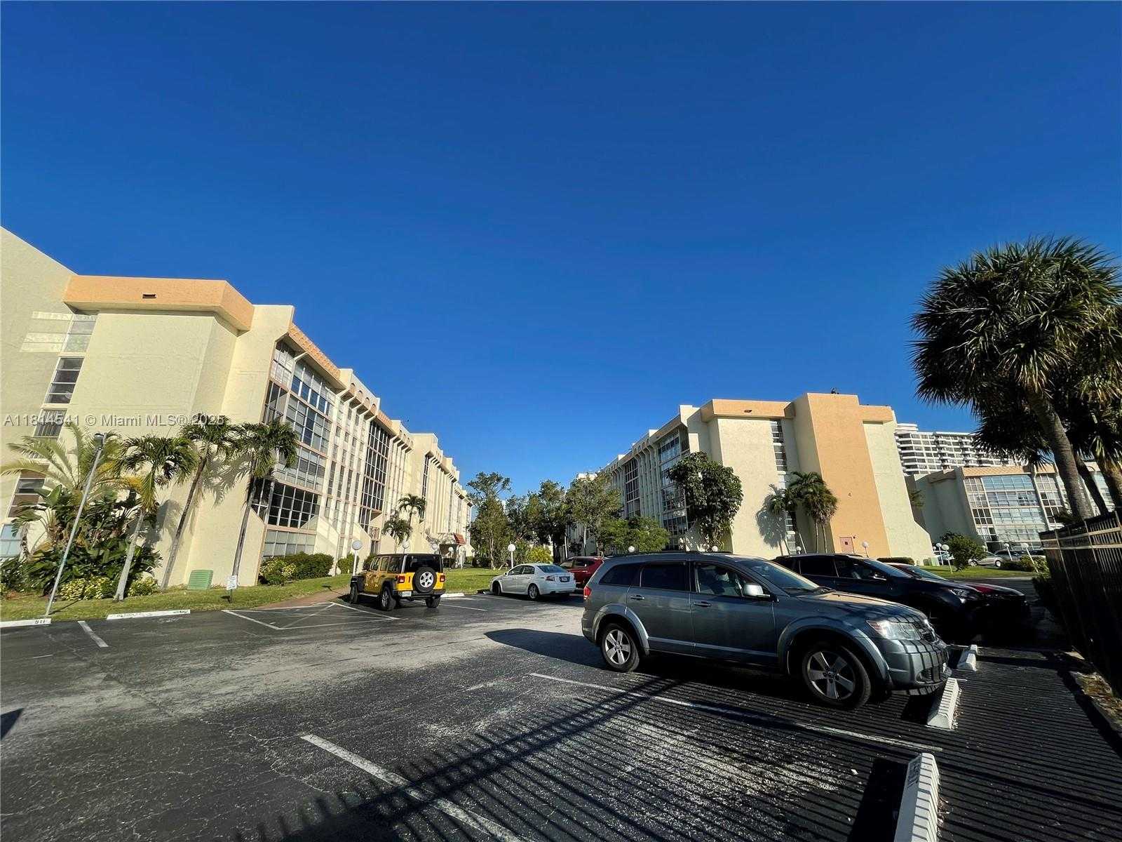 Small Image of 701 THREE ISLANDS BLVD #511, Hallandale Beach Number 40