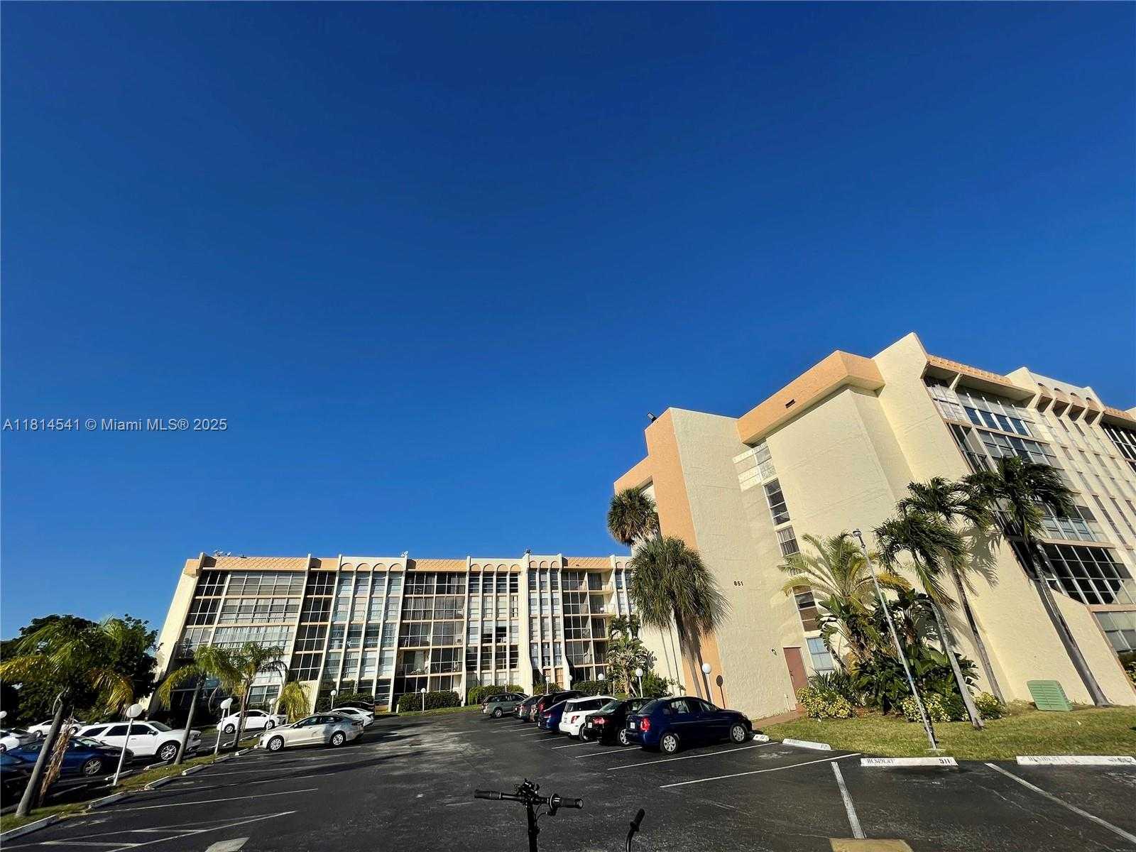 Small Image of 701 THREE ISLANDS BLVD #511, Hallandale Beach Number 41