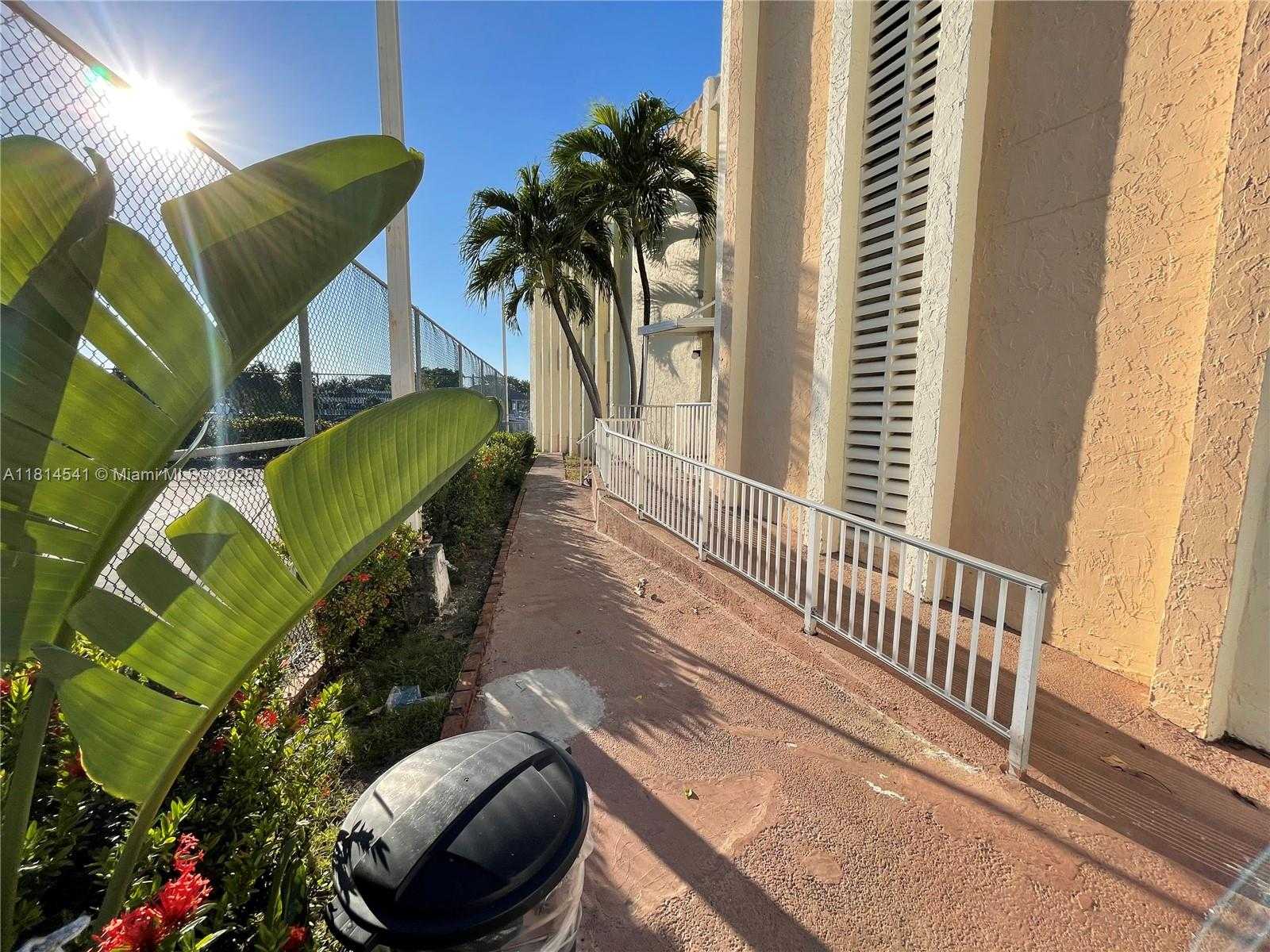 Small Image of 701 THREE ISLANDS BLVD #511, Hallandale Beach Number 43