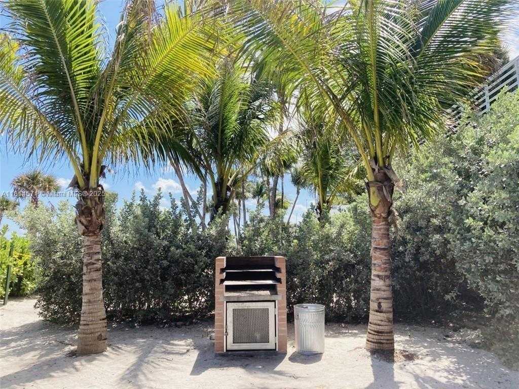 Small Image of 5161 COLLINS AVE #301, Miami Beach Number 10