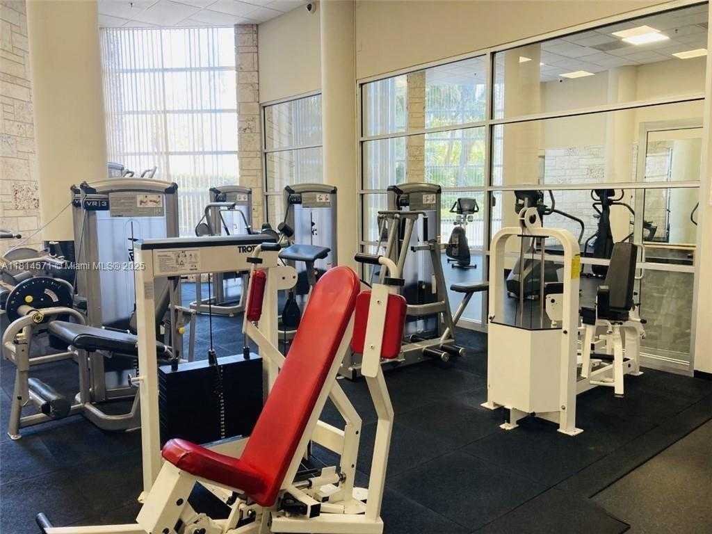Small Image of 5161 COLLINS AVE #301, Miami Beach Number 11