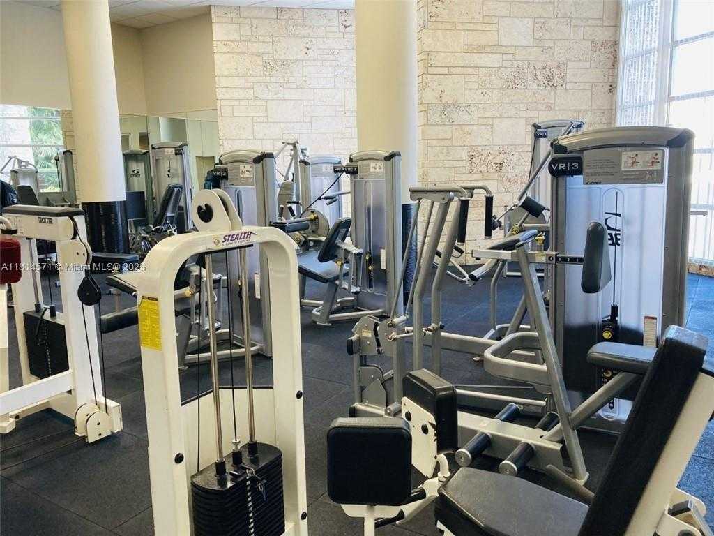 Small Image of 5161 COLLINS AVE #301, Miami Beach Number 12