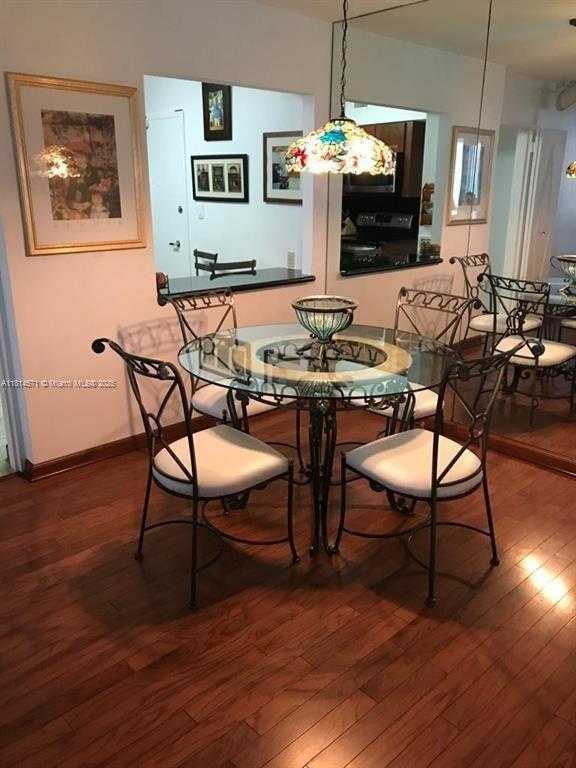 Small Image of 5161 COLLINS AVE #301, Miami Beach Number 3