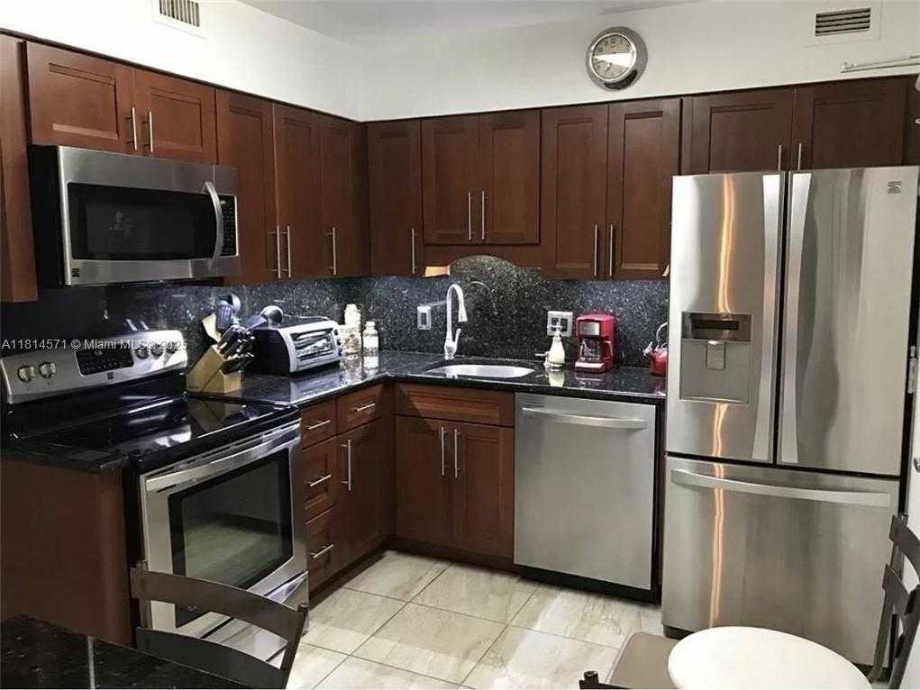 Small Image of 5161 COLLINS AVE #301, Miami Beach Number 4
