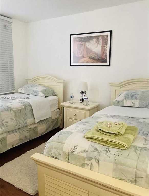 Small Image of 5161 COLLINS AVE #301, Miami Beach Number 6