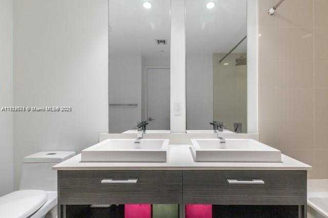 Small Image of 45 SOUTH WEST 9TH ST #3305, Miami Number 13