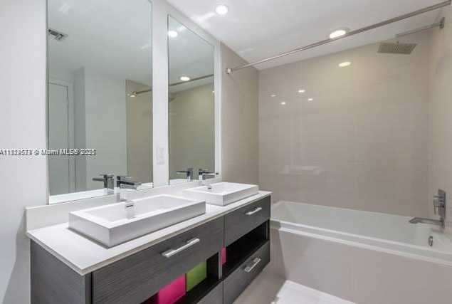 Small Image of 45 SOUTH WEST 9TH ST #3305, Miami Number 14