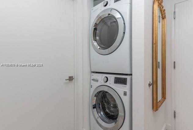 Small Image of 45 SOUTH WEST 9TH ST #3305, Miami Number 20