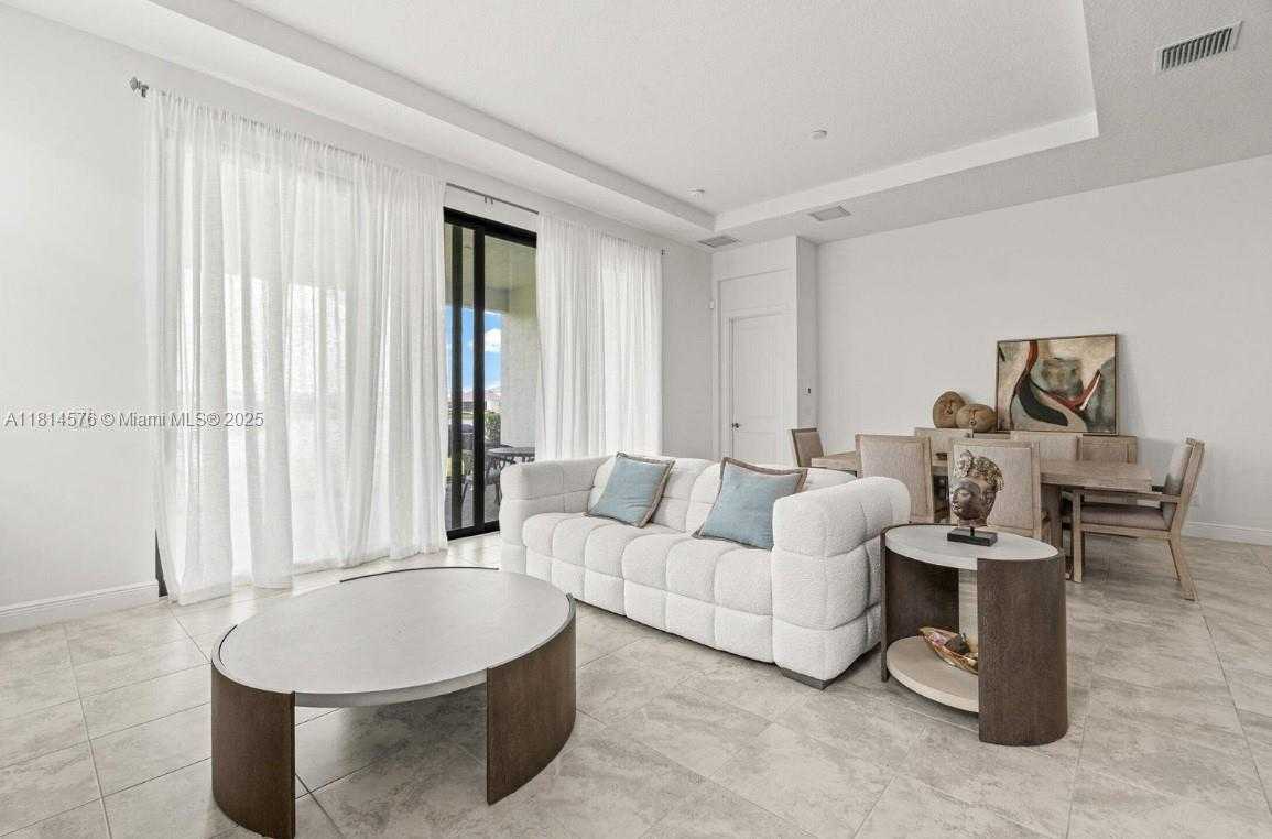 Imagen de Pequeño Objeto