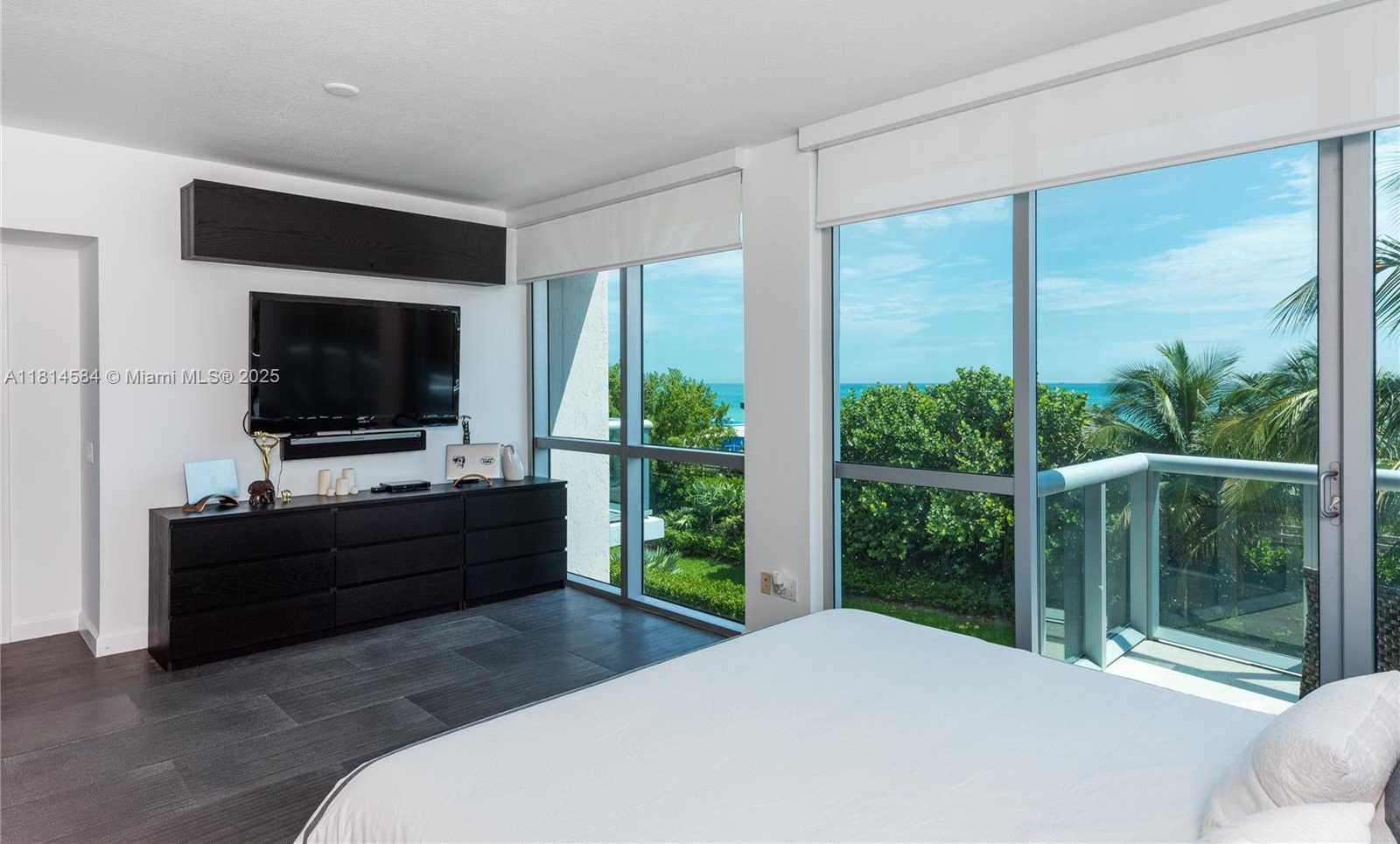 Small Image of 3801 COLLINS AVE #TH-4, Miami Beach Number 9