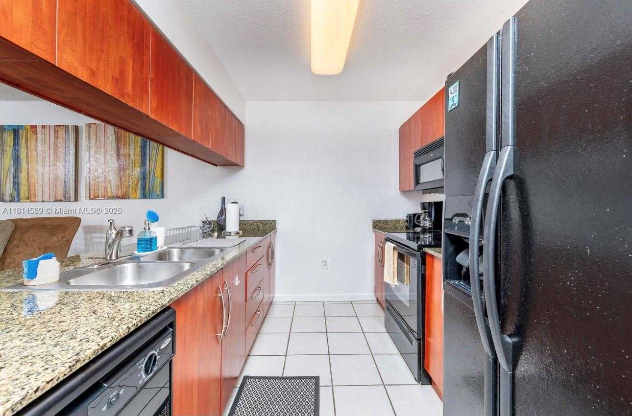 Small Image of 1200 BRICKELL BAY DR #1617, Miami Number 10