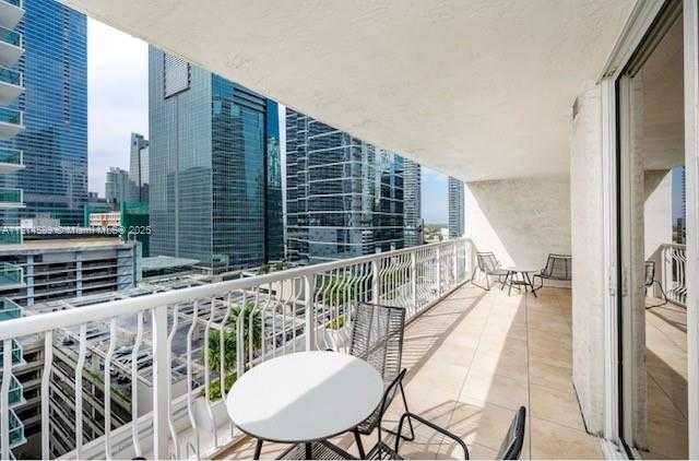 Small Image of 1200 BRICKELL BAY DR #1617, Miami Number 8