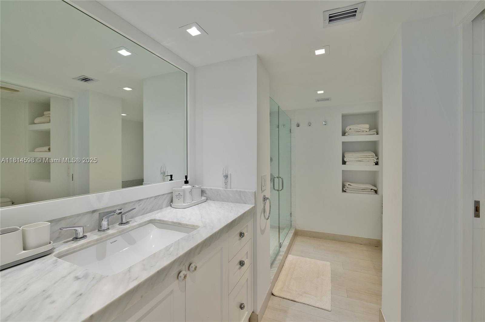 Small Image of 101 CRANDON BLVD #480, Key Biscayne Number 16