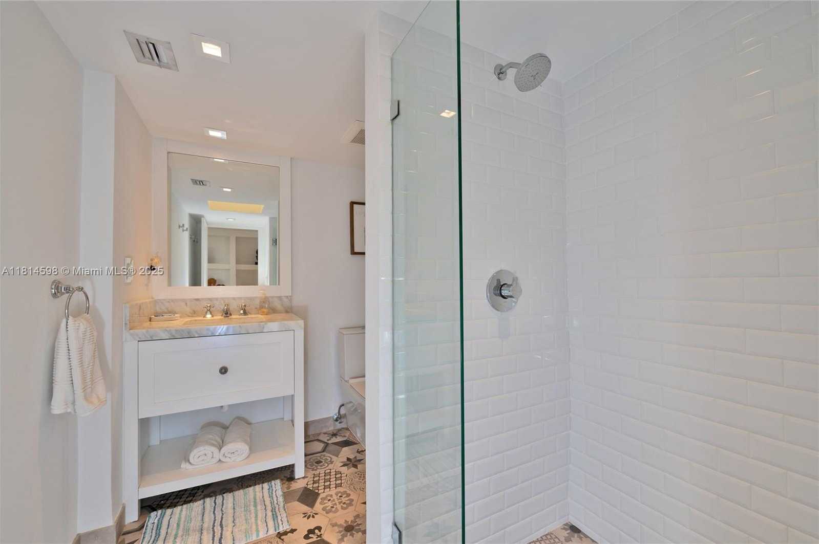 Small Image of 101 CRANDON BLVD #480, Key Biscayne Number 25