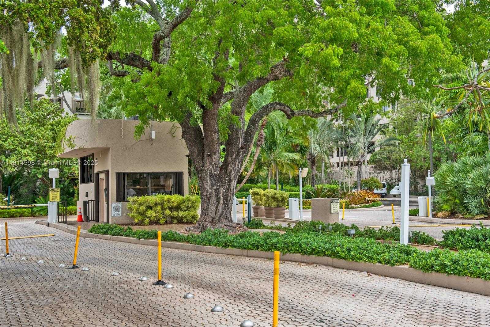 Small Image of 101 CRANDON BLVD #480, Key Biscayne Number 28