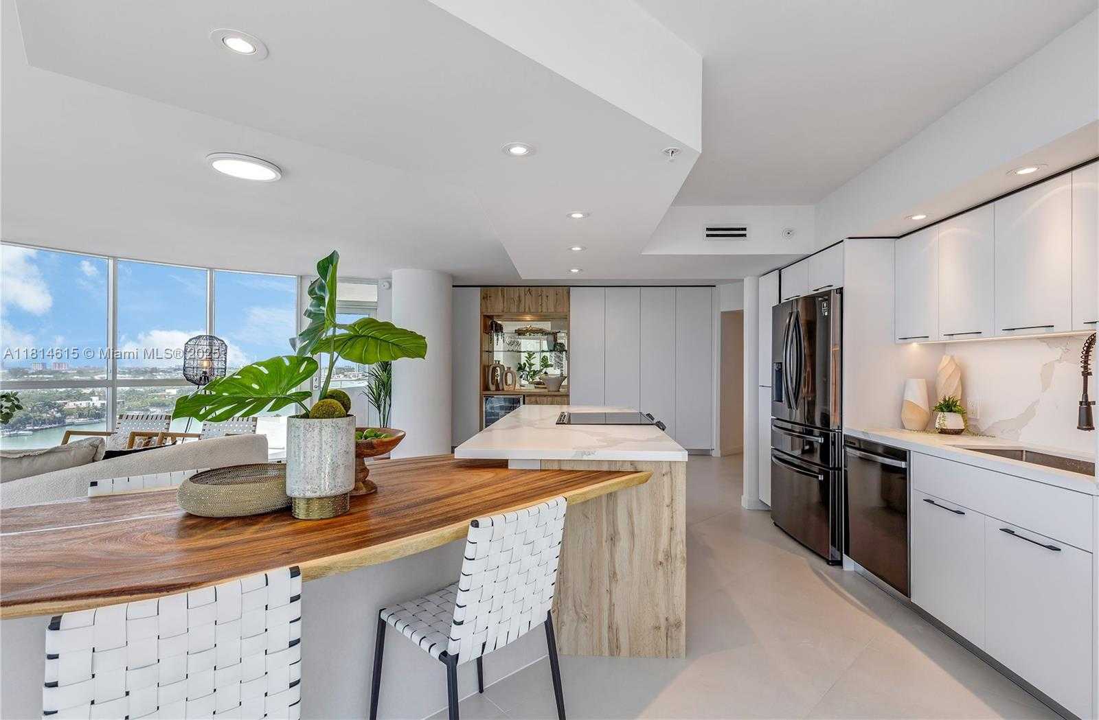 Small Image of 6301 COLLINS AVE #1405, Miami Beach Number 11