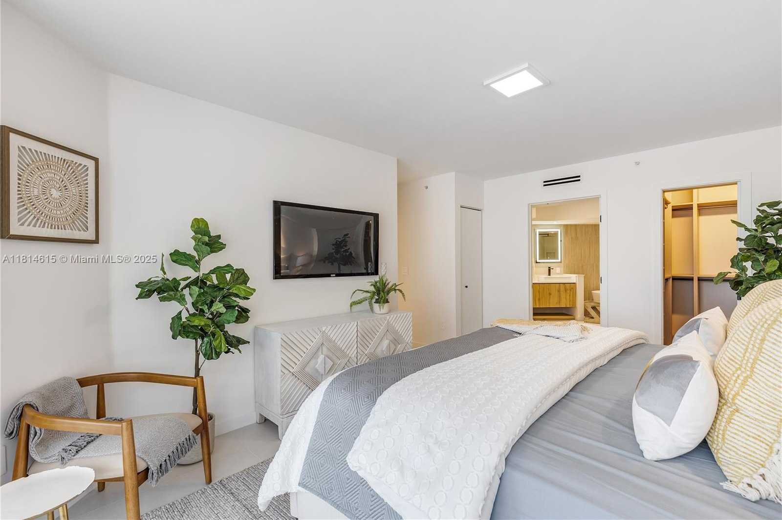 Small Image of 6301 COLLINS AVE #1405, Miami Beach Number 14