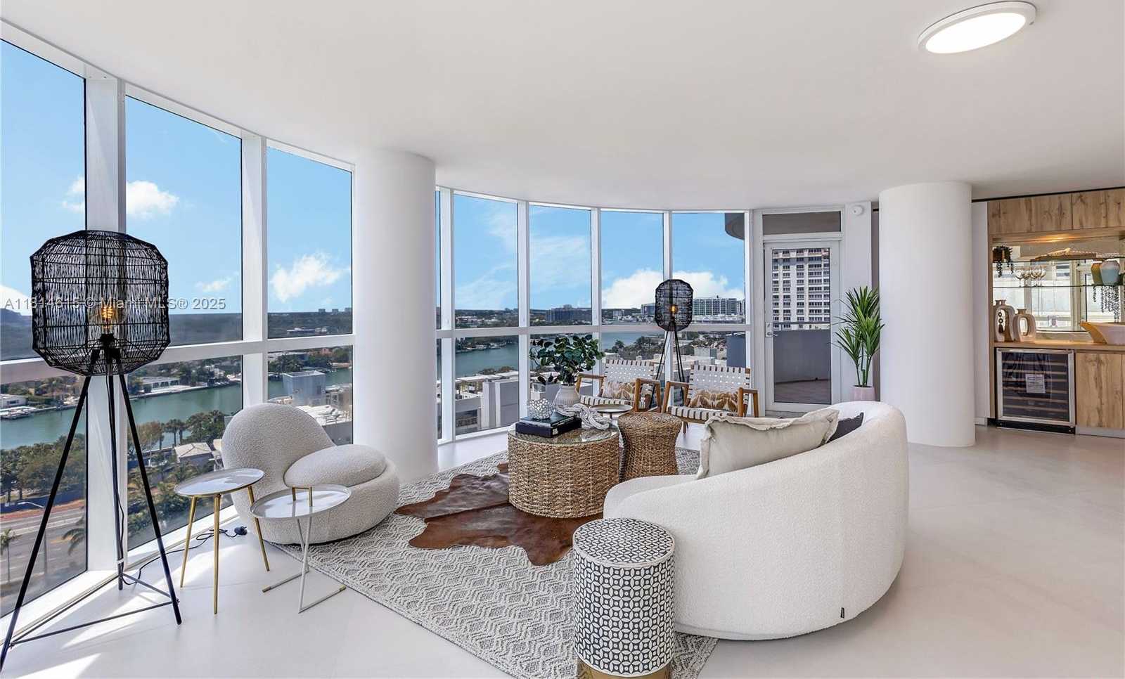 Small Image of 6301 COLLINS AVE #1405, Miami Beach Number 2