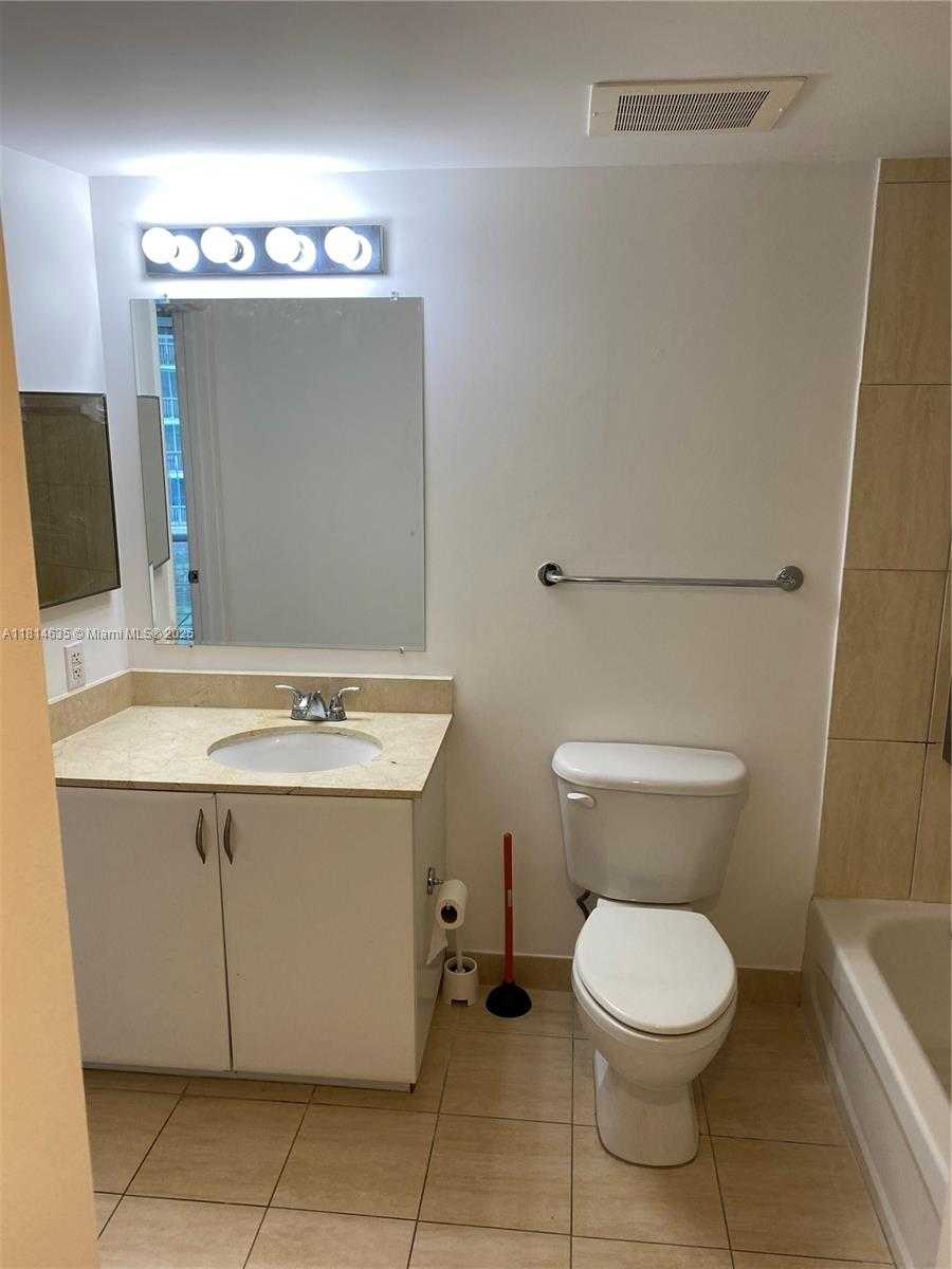 Small Image of 1750 NORTH BAYSHORE DR #2609, Miami Number 16