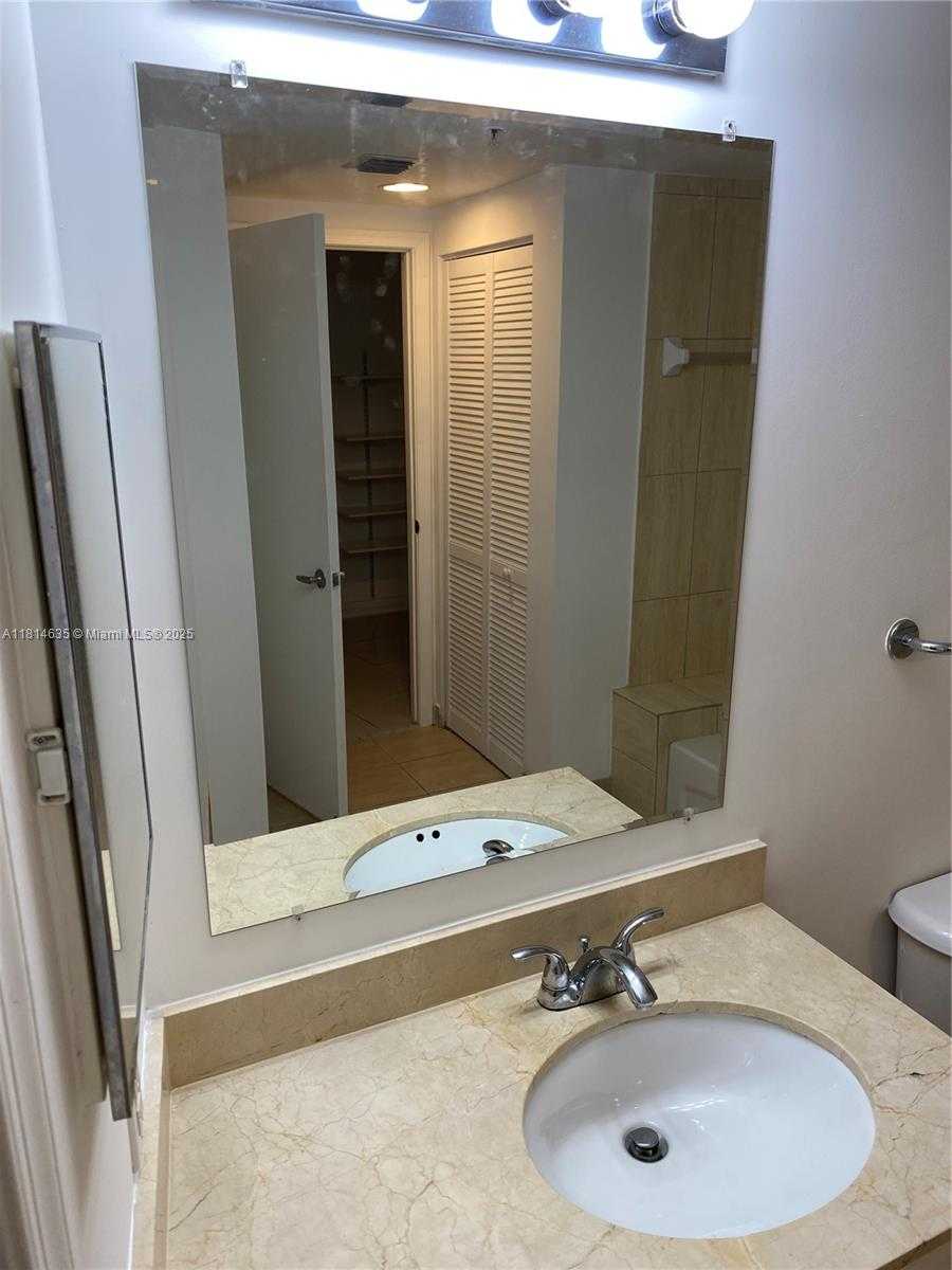 Small Image of 1750 NORTH BAYSHORE DR #2609, Miami Number 18