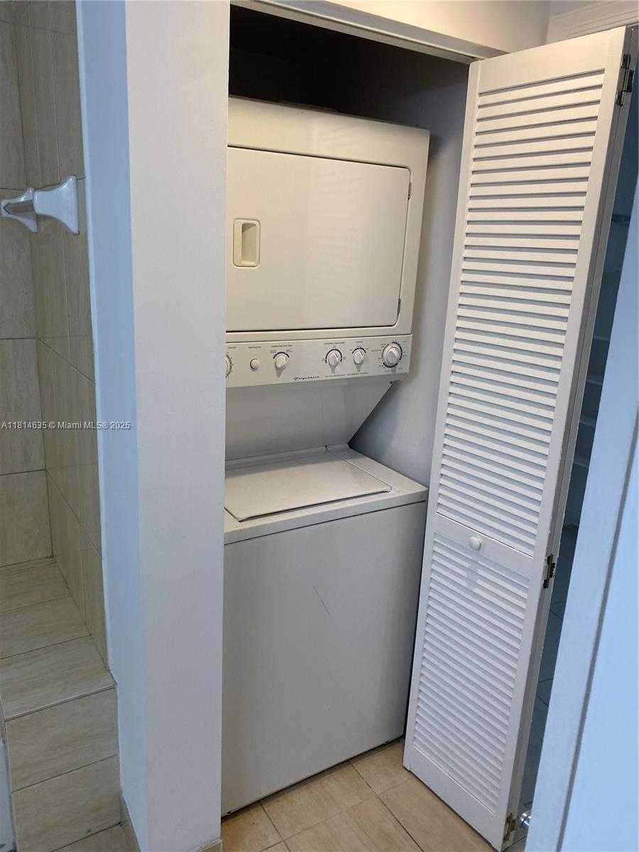 Small Image of 1750 NORTH BAYSHORE DR #2609, Miami Number 19