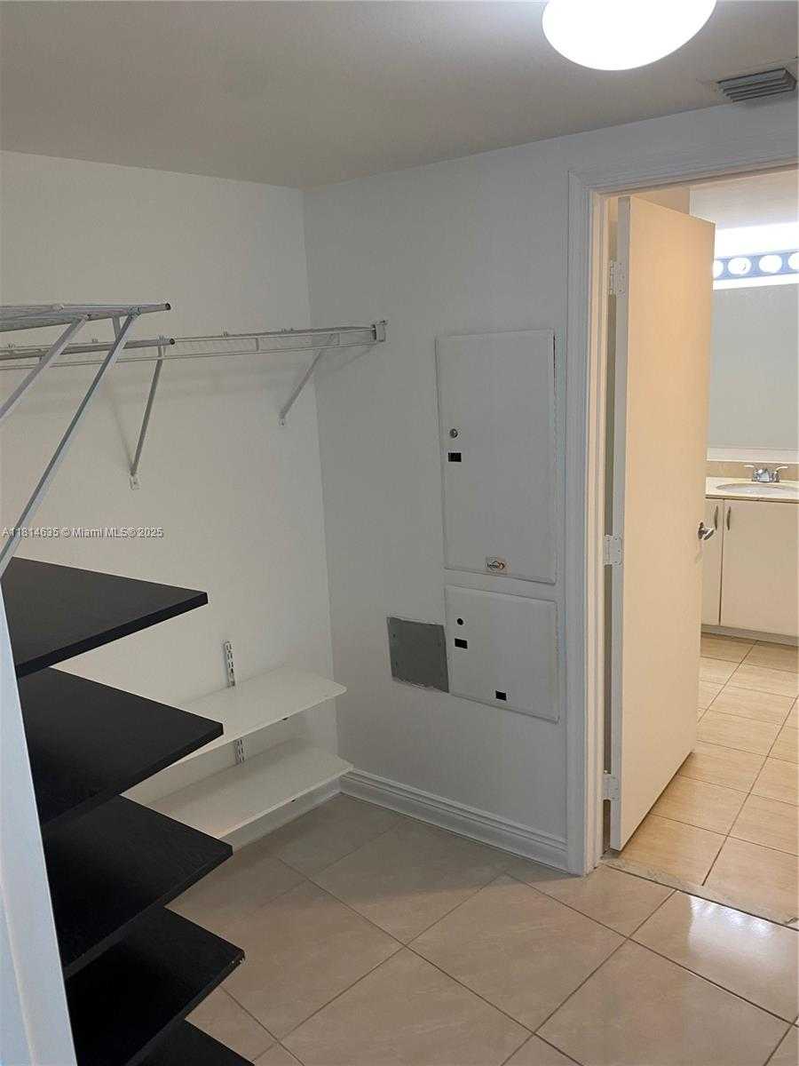 Small Image of 1750 NORTH BAYSHORE DR #2609, Miami Number 21
