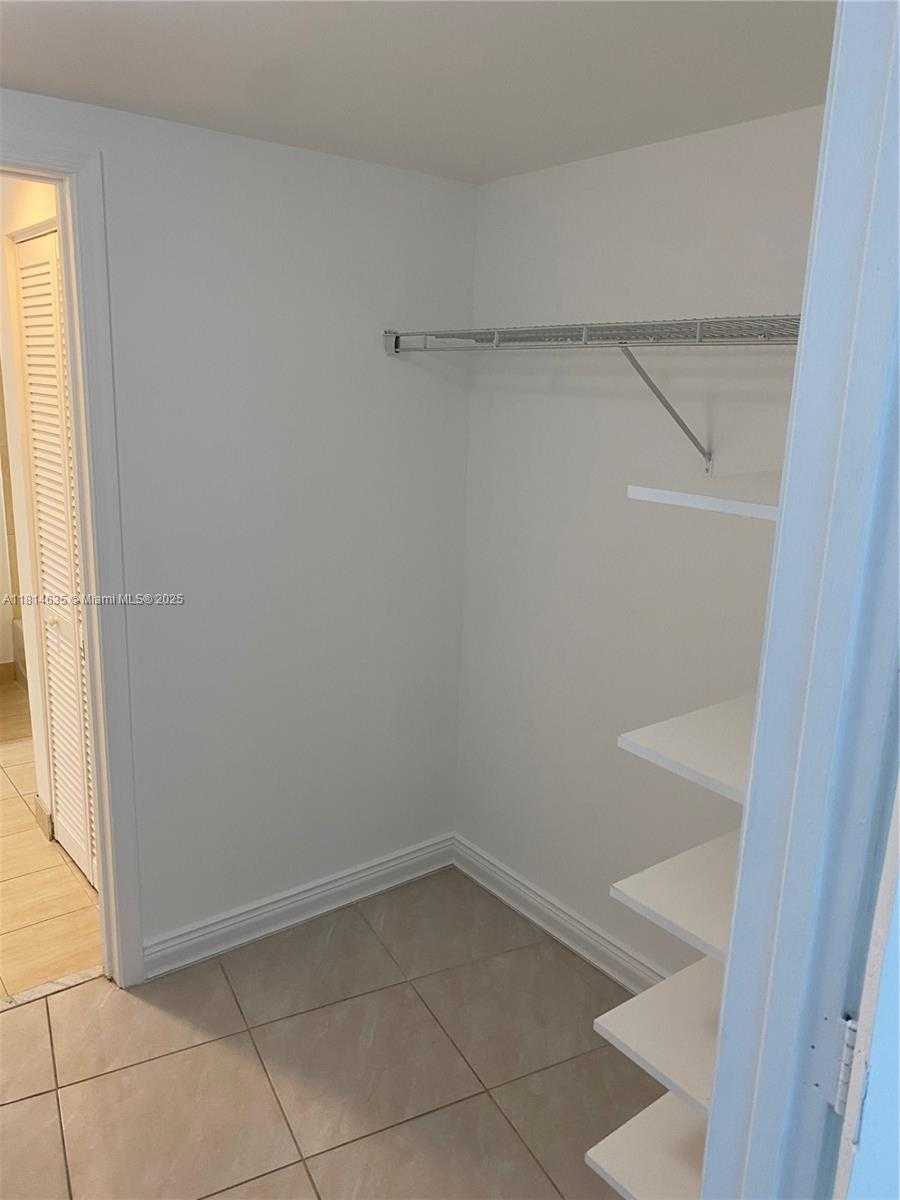 Small Image of 1750 NORTH BAYSHORE DR #2609, Miami Number 22