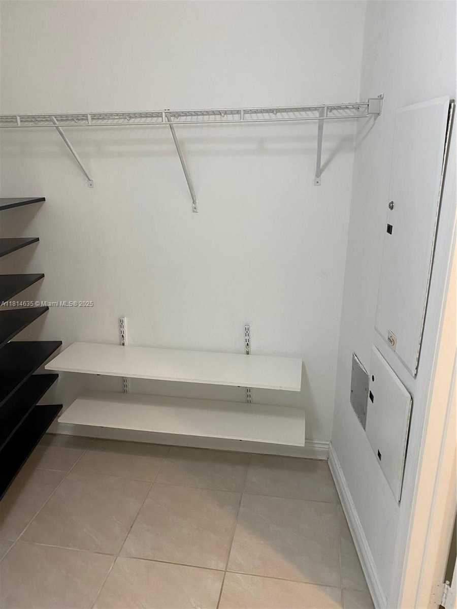 Small Image of 1750 NORTH BAYSHORE DR #2609, Miami Number 9