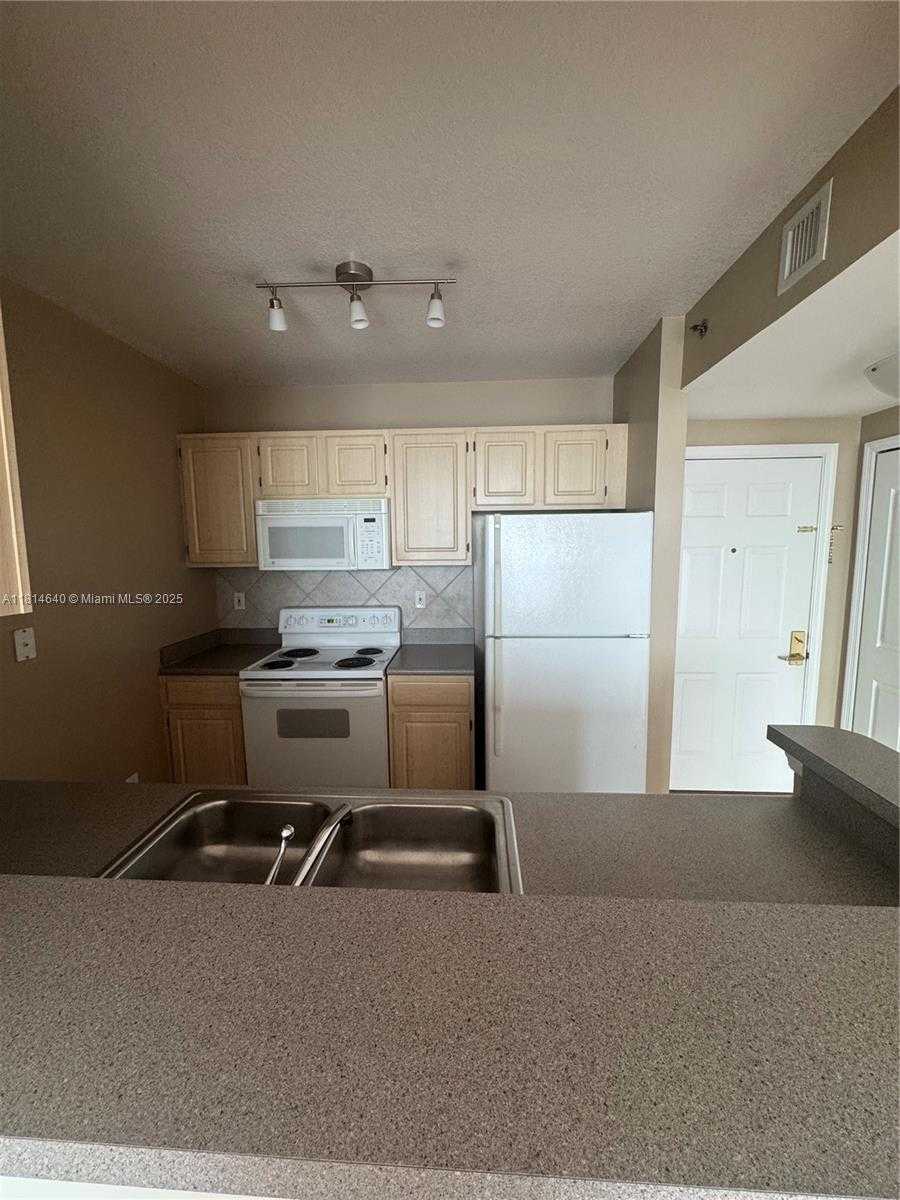 Small Image of 2665 SOUTH WEST 37TH AVE #601, Miami Number 5